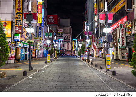 東京都 人の消えた歌舞伎町 自粛ムードの東京の写真素材