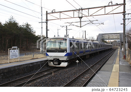 高久駅に停車中の東北本線E531系（中編成ワンマン運転） 64723245