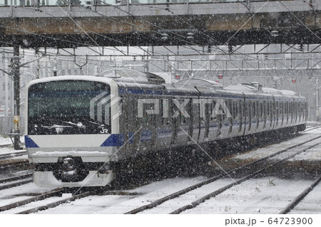 雪の宇都宮駅側線留置の東北本線E531系(ワンマン対応車) 雪の宇都宮駅側線留置の東北本線E531系(ワンマン対応車) 64723900