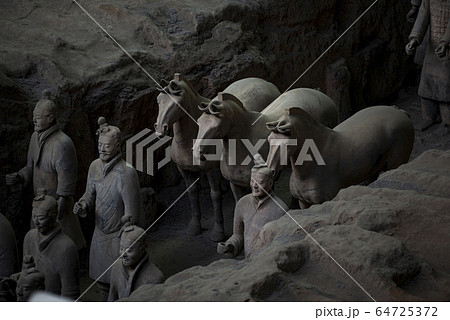 Terracotta Warrior Army in Pit 1 Exhibition with more than 6,000 warriors and horses, Lintong, Xi'an, Shaanxi, China 64725372