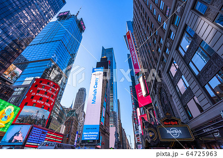 《ニューヨーク》タイムズスクエア・世界の中心 64725963