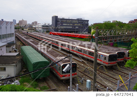 東京メトロ中野車両基地の風景 64727041