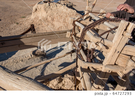 モロッコ　砂漠の風景 64727293