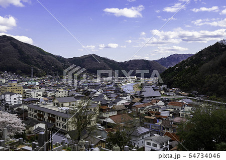 新見御殿町　新見の街並み　岡山県新見市 64734046
