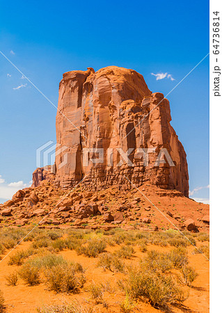 Monument Valley on the border between Arizona and Monument Valley on the border between Arizona and 64736814