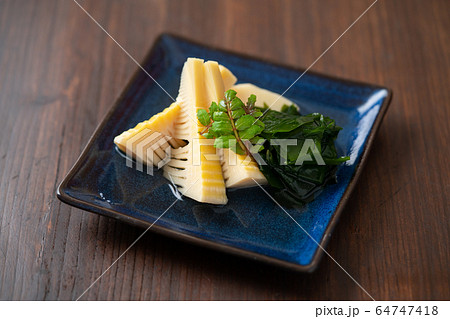 若竹煮（筍とわかめの煮物） 64747418