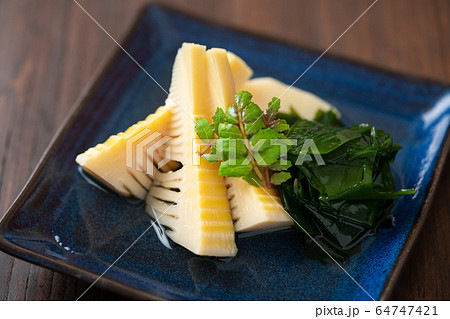 若竹煮（筍とわかめの煮物） 64747421
