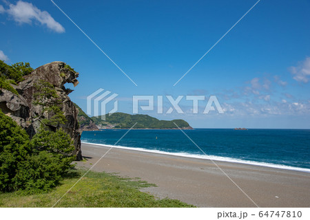 三重県 熊野 獅子岩 熊野灘 三重県 熊野 獅子岩 熊野灘 64747810