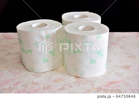 トイレットペーパー 64750648