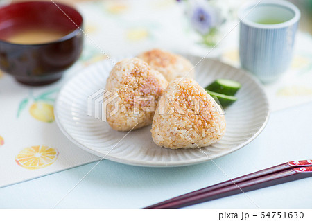 焼きおにぎり 64751630