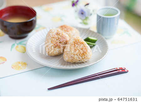 焼きおにぎり 64751631