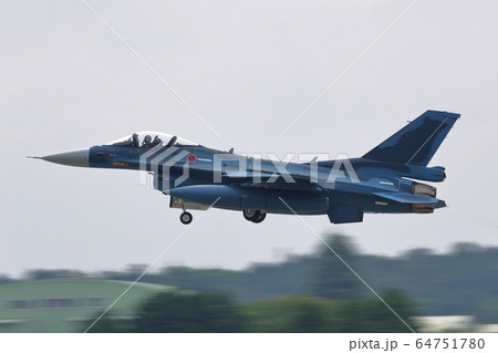 航空自衛隊　戦闘機　離陸　F-2A 64751780