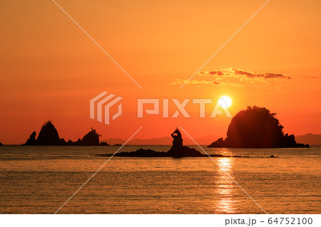 静岡西伊豆_大田子海岸の夕陽 64752100