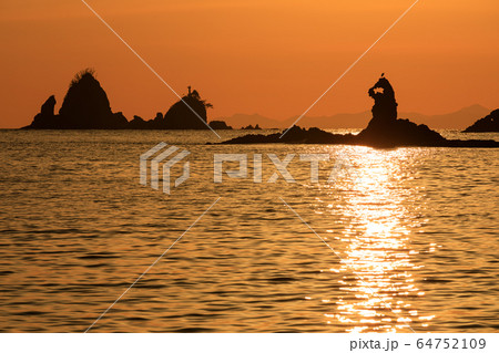 静岡西伊豆_大田子海岸の夕陽 静岡西伊豆_大田子海岸の夕陽 64752109