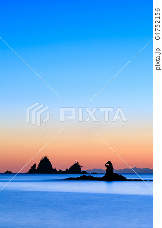 静岡西伊豆_日没後の大田子海岸 64752156