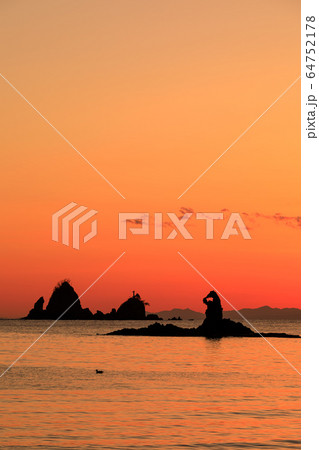 静岡西伊豆_大田子海岸の夕陽 静岡西伊豆_大田子海岸の夕陽 64752178