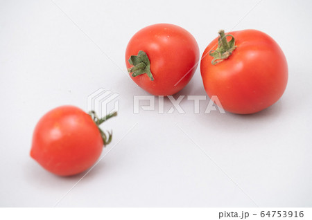 トマト　ミディアムトマト　野菜 64753916