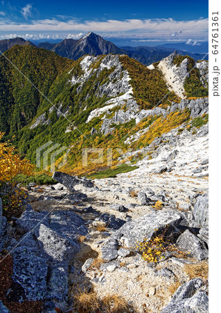 鳳凰山 観音岳から見る地蔵岳 甲斐駒ヶ岳の写真素材