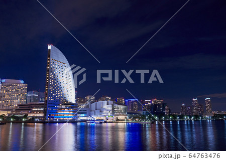 横浜港とみなとみらいの夜景 横浜港とみなとみらいの夜景 64763476