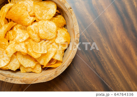ポテトチップス 64764336