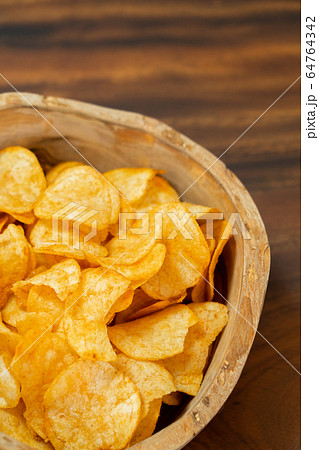 ポテトチップス ポテトチップス 64764342