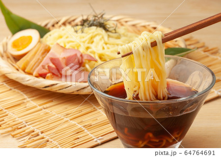 ざるラーメン 64764691