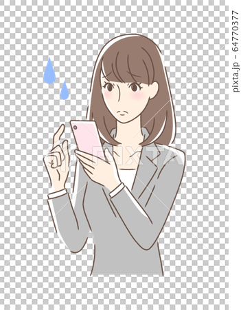 スマホを操作して不安な女性 スマホを操作して不安な女性 64770377