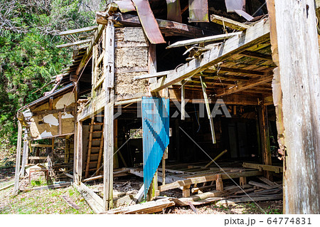 消滅集落の廃墟 64774831