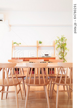 ダイニング　食卓　リビングダイニング 64780291