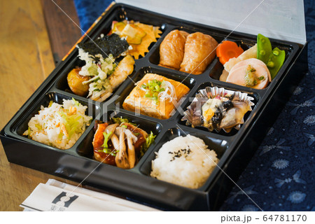 弁当 64781170