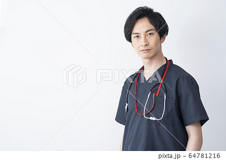 男性医療従事者ポートレート 男性医療従事者ポートレート 64781216
