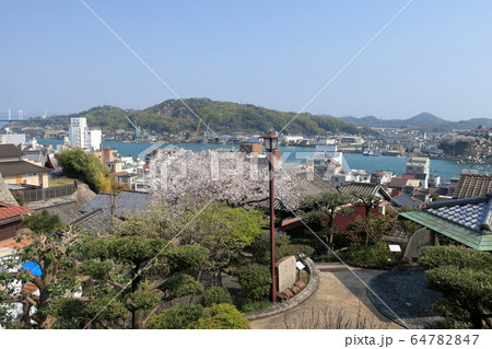 志賀直哉旧邸から見た尾道の街と海の写真素材