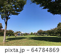 休日の親子 64784869