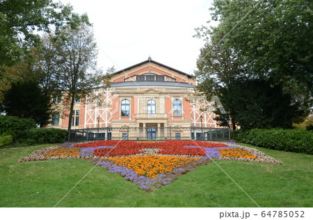 バイロイト祝祭劇場 64785052