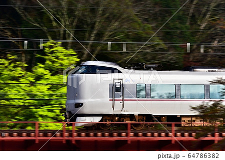 鉄道　山陰本線　287系　新緑　流し　流し撮り　殿田　日吉　特急　JR  きのさき　はしだて　 64786382