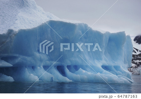北極海の氷 北極海の氷 64787163