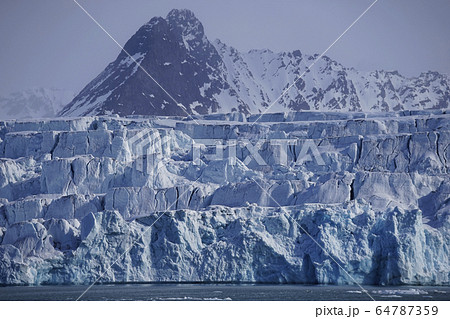 北極圏の氷河 北極圏の氷河 64787359