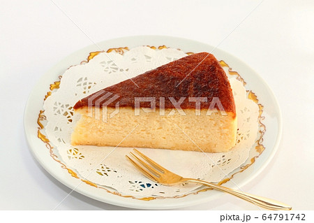 バスク風チーズケーキ バスク風チーズケーキ 64791742