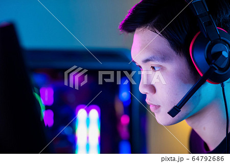 cyber sport gamer playing game 64792686