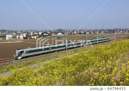 東武特急リバティ 64796455
