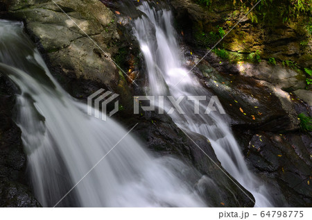 五塔の滝の光景 五塔の滝の光景 64798775