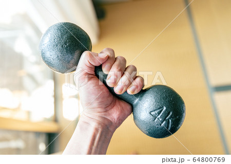 筋トレ 自宅 64800769