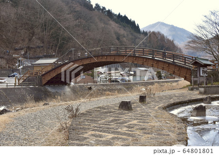 木曽路　奈良井宿の風景 64801801