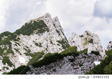 Strichkogel mountain summit between Grosser Donnerkogel and Angerstein in Alps, Gosau, Gmunden district, Upper Austria federal state, sunny summer day, clear blue sky Strichkogel mountain summit between Grosser Donnerkogel and Angerstein in Alps, Gosau, Gmunden district, Upper Austria federal state, sunny summer day, clear blue sky 64803193
