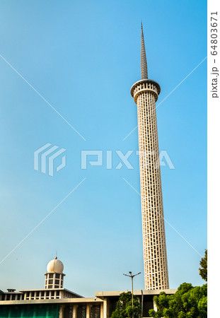 Minaret of Istiqlal Mosque in Jakarta, Indonesia 64803671