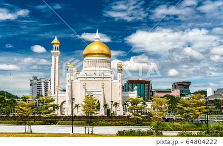 Omar Ali Saifuddien Mosque in Bandar Seri Begawan, Brunei Omar Ali Saifuddien Mosque in Bandar Seri Begawan, Brunei 64804222