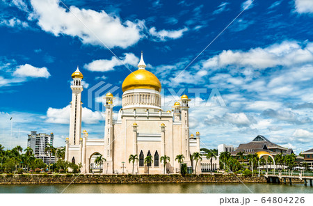 Omar Ali Saifuddien Mosque in Bandar Seri Begawan, Brunei 64804226