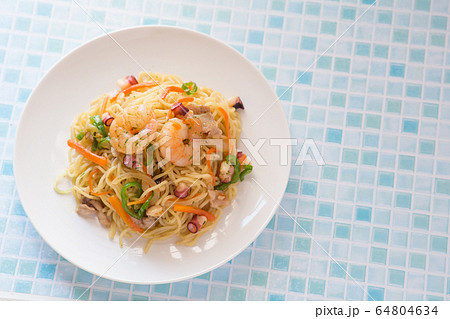 焼きそば　海鮮　塩味 64804634