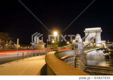The Chain Bridge in Budapest in the evening. Sightseeing in Hungary 64807930