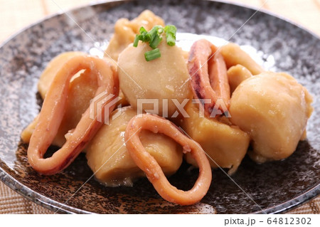 イカ里芋 煮物 イカ里芋 煮物 64812302